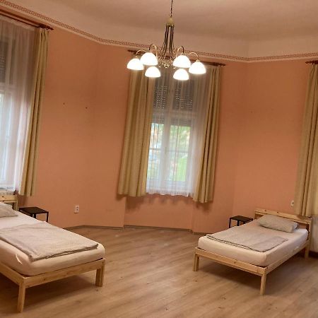 Gogol24 Hostel Seghedin Exterior foto