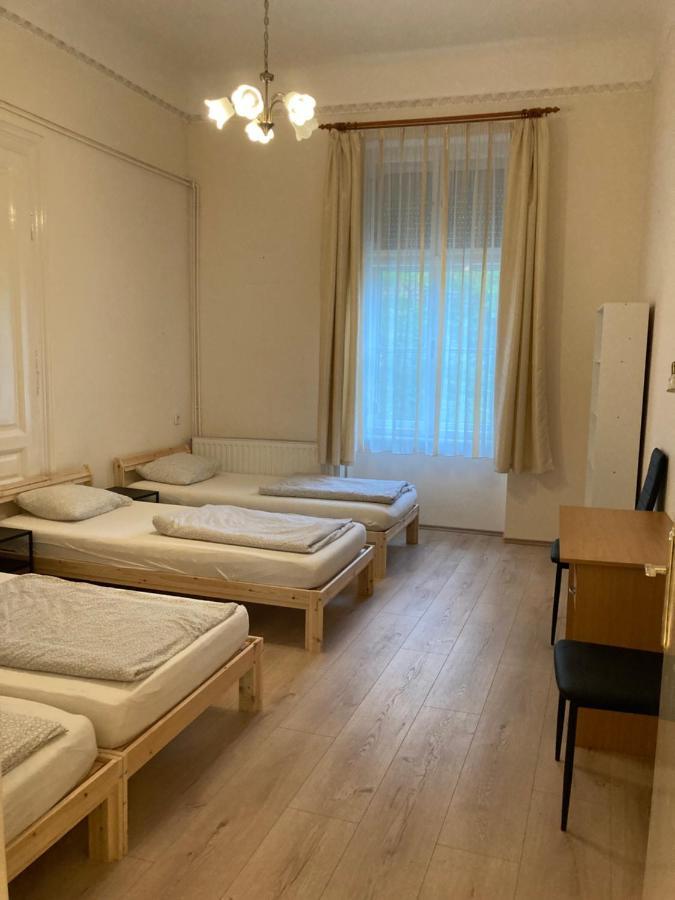 Gogol24 Hostel Seghedin Exterior foto